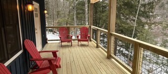 Brand New Creekside Cabin in Killington