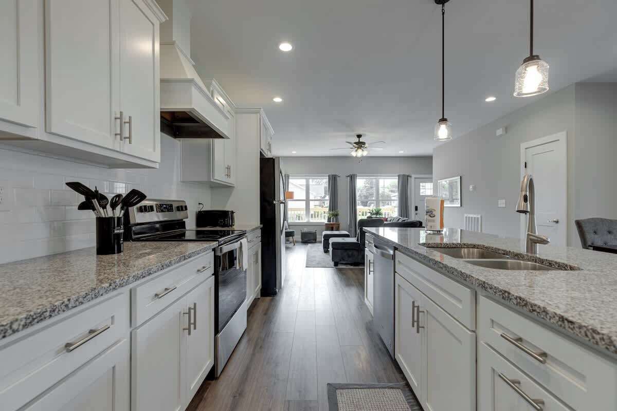 Refrigerador, microondas, parrilla de estufa y lavavajillas 