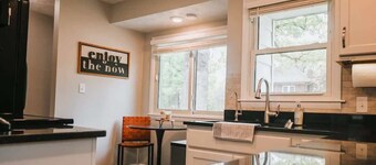 4bd 2b 9 guests | Great Backyard | Ping Pong Table