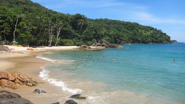 Beach - Apartamento novo com piscina, condomínio Ubatuba (Ubatuba)