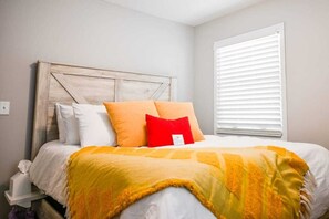 4 bedrooms, desk, iron/ironing board, travel cot