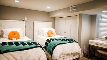 4 sovrum, skrivbord, strykjÀrn/strykbrÀda och resesÀng