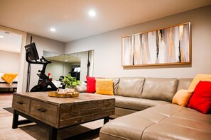 4 camere, una scrivania, ferro/asse da stiro, culla da viaggio