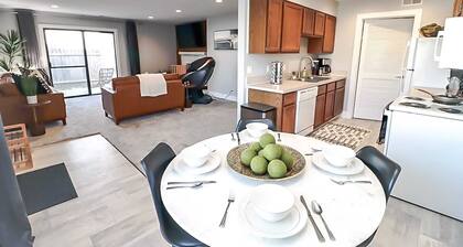 2 Bed,1Bath Massage Chair 5 Guests - South Lincoln