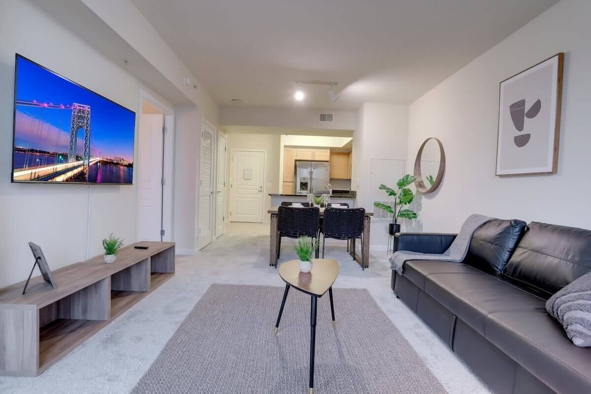 Top Condo At Pentagon City with Gym