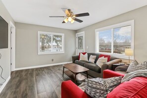 Smart TV - Cozy Home In Lake Geneva WI Area (Lake Geneva)