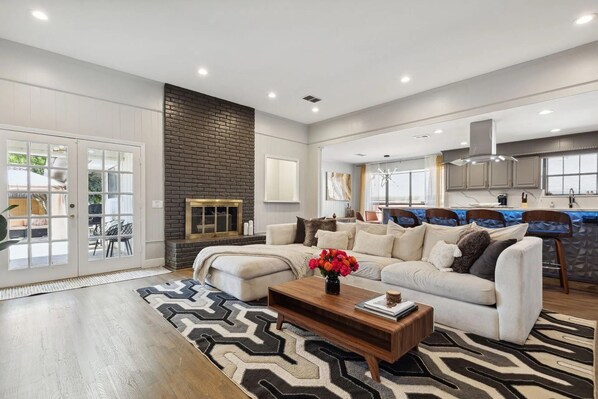 Smart TV, fireplace, books