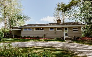 Forest/Driveway side