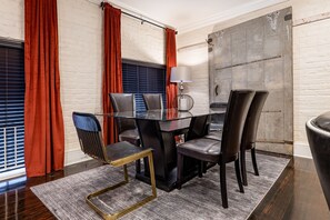 Dining - The Louis - 2B/2B Historic FQ Apt. - 60 Day Min. Rental (New Orleans)