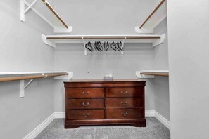 Interior - Spacious Townhome with Hot Tub in Houston (Houston)