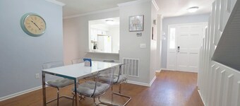 Spacious-3 Level Townhome/NorthHills/Pets