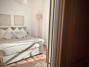 1 Schlafzimmer, Schreibtisch, Bügeleisen/Bügelbrett, kostenloses WLAN