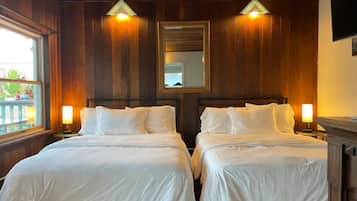 4 bedrooms, iron/ironing board, free WiFi, bed sheets