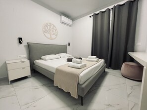 2 chambres, fer et planche à repasser, lit parapluie, Wi-Fi gratuit