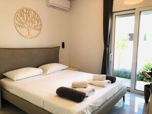 2 habitaciones, tabla de planchar con plancha y cuna de viaje 