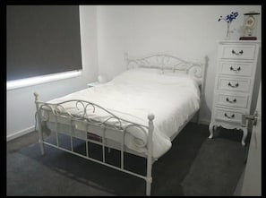 1 bedroom, WiFi - New Townhouse, Private Rooms in Mitcham (Mitcham)