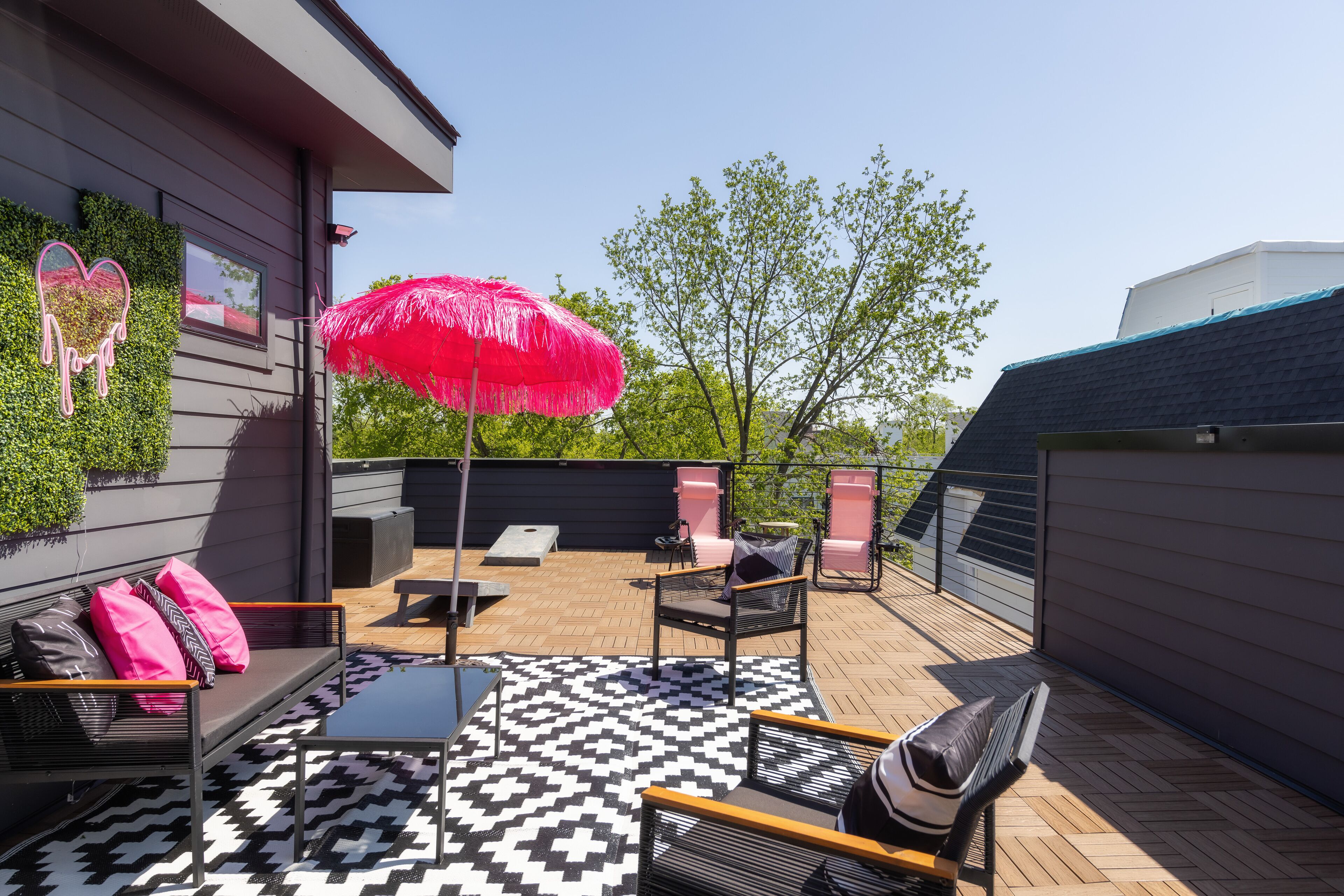 The Dolly + Iconic Women of Country 4bd Townhome! 8 min ->DT!