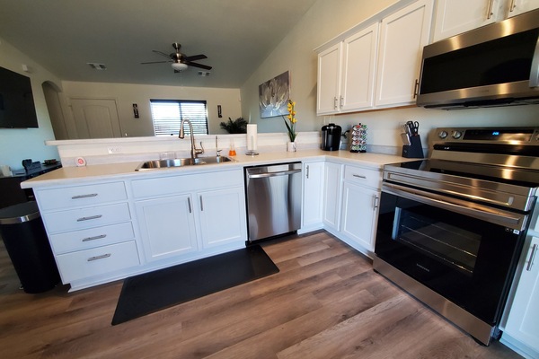 Frigorífic, microones, forn i placa de cuina