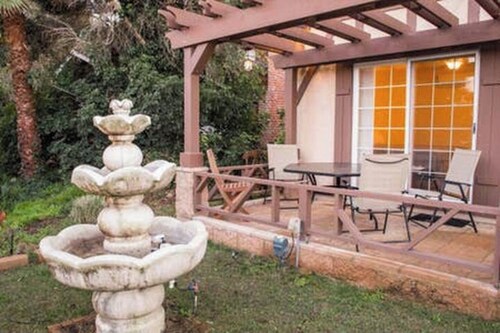 Steps to Ocean with Private Patio Clean Perfect!