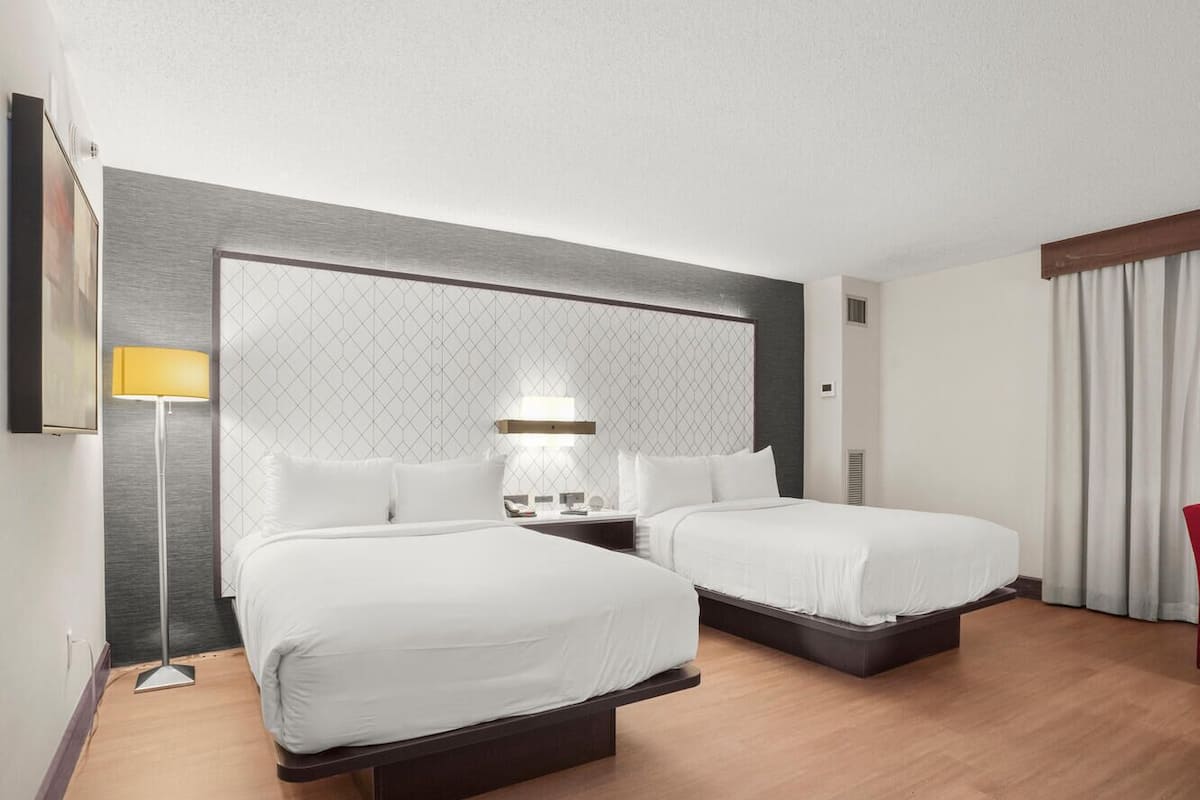 Premium bedding, down comforters, in-room safe, desk