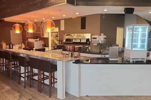 Petit déjeuner, déjeuner, dßner et brunch servis sur place