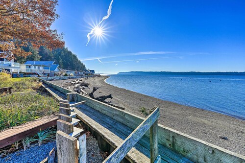 McKees Beach House w/ Ocean Views, Hot Tub!