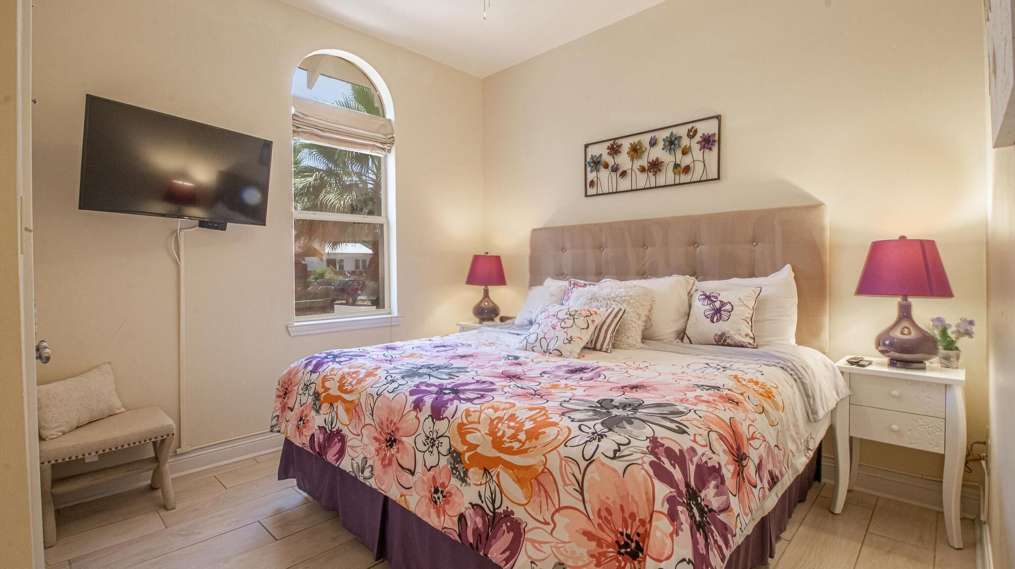 4 bedrooms, WiFi, bed sheets