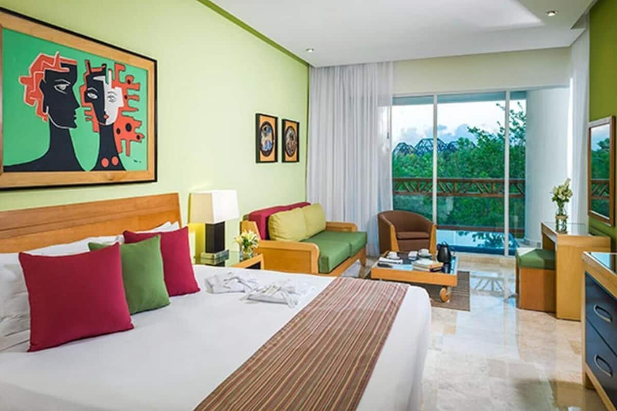 Habitación Premium | 1 habitación, caja de seguridad en la habitación y cortinas blackout