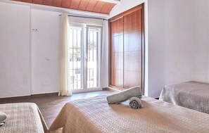 3 dormitorios, cuna de viaje, wifi gratis y ropa de cama