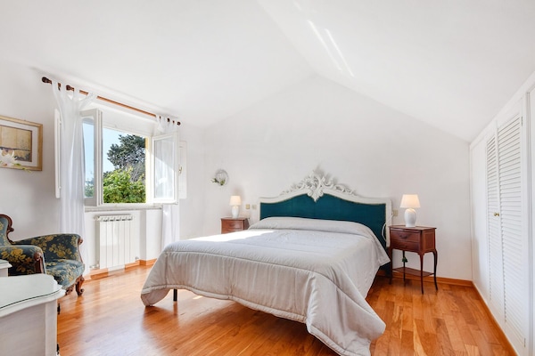 3 soverom, strykejern/-brett, reiseseng for barn og wi-fi (inkludert)