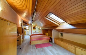 Bügeleisen/Bügelbrett, Reisekinderbett, kostenloses WLAN