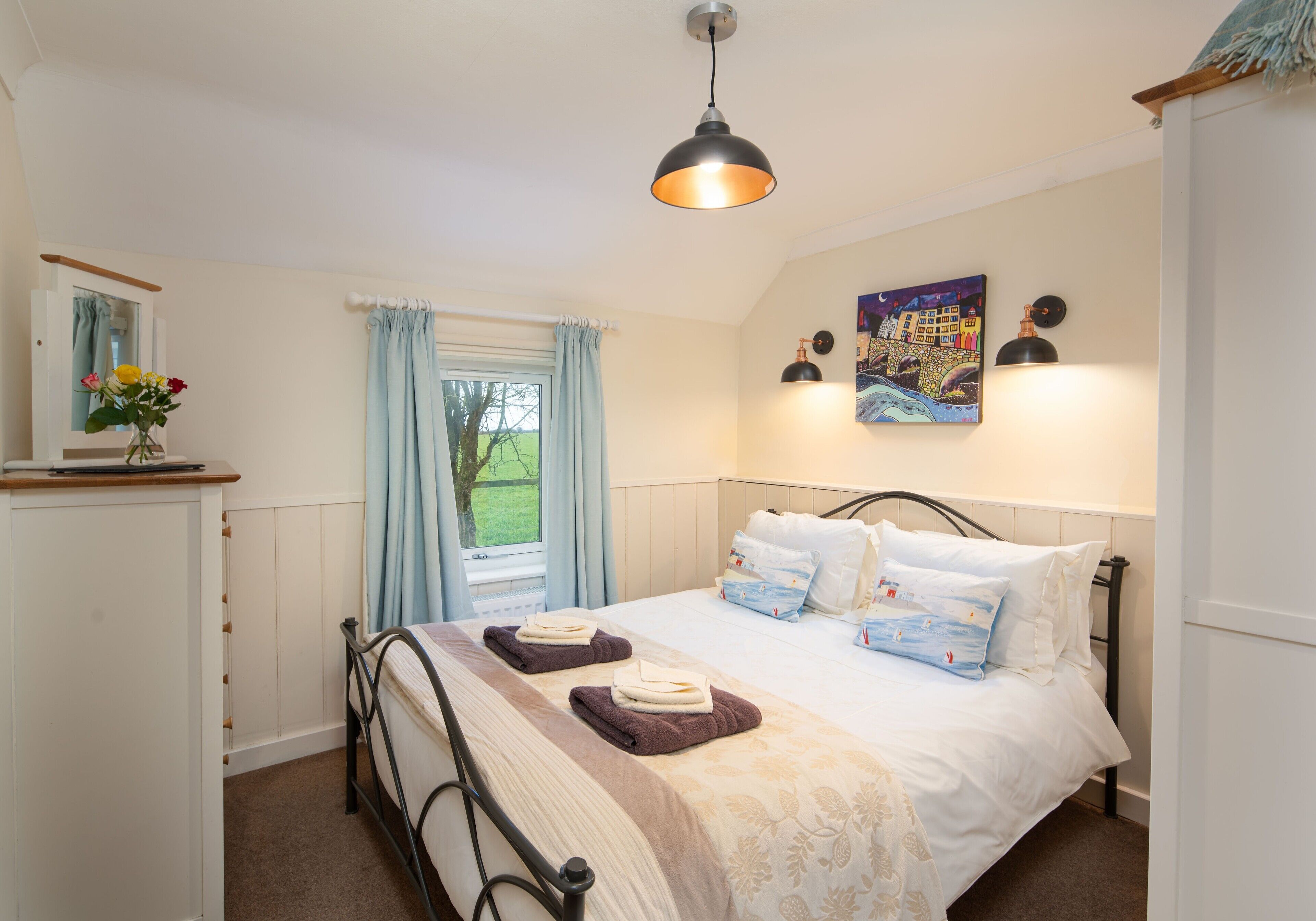 3 bedrooms, iron/ironing board, travel cot, free WiFi