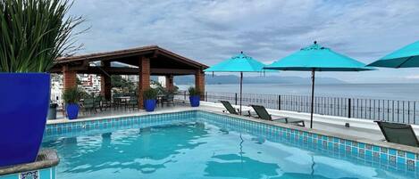 Outdoor pool, a heated pool