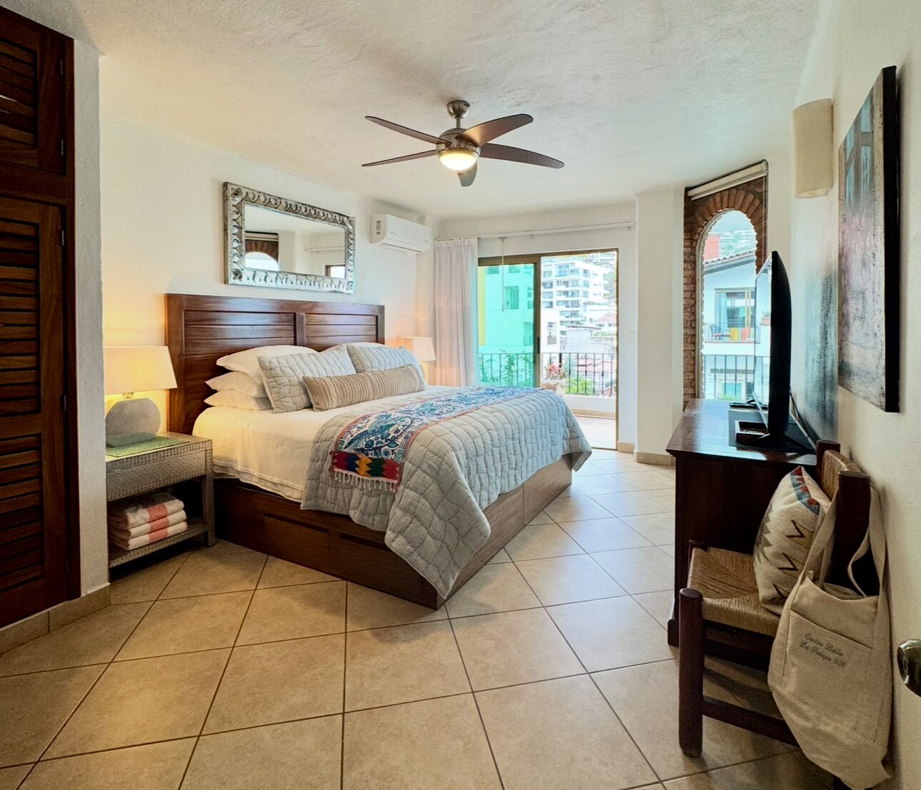 2 bedrooms, in-room safe, iron/ironing board, free WiFi