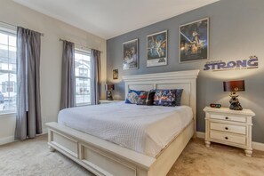 4 chambres, fer et planche à repasser, lit de bébé portatif
