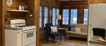 Cozy 1-bedroom cabin on Wisconsin River Chain -
200' from the Beach Bar & Grill