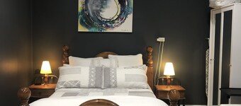 Maple Leaf Cottage - Pet Friendly, special rates for extended stays