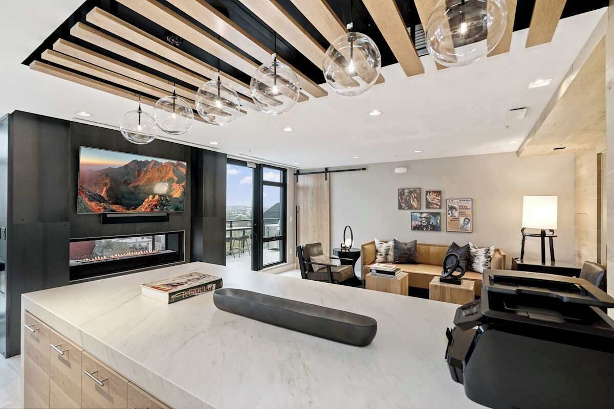 Luxury Penthouse, City View | Living area | 65-inch TV with digital channels, Netflix, Hulu