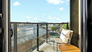 Exclusive Apartment, 2 Bedrooms, 2 Bathrooms | Balcony