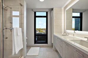 Exclusive Penthouse, 2 Queen Beds, 2 Bathrooms, City View | Bathroom | Combined shower/tub, free toiletries, hair dryer, towels