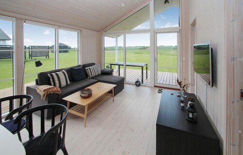 Awesome home in Samsø with WiFi