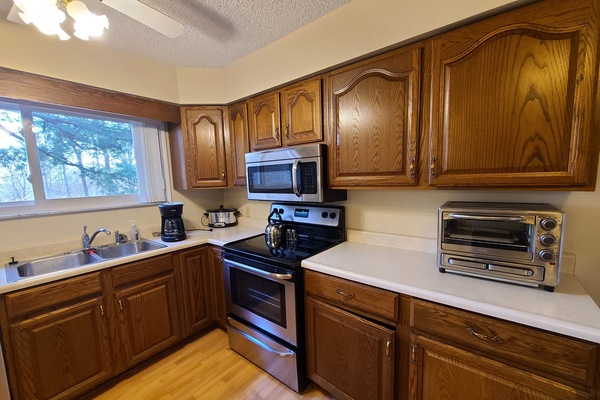 Refrigerador, microondas, horno, placa de cocina