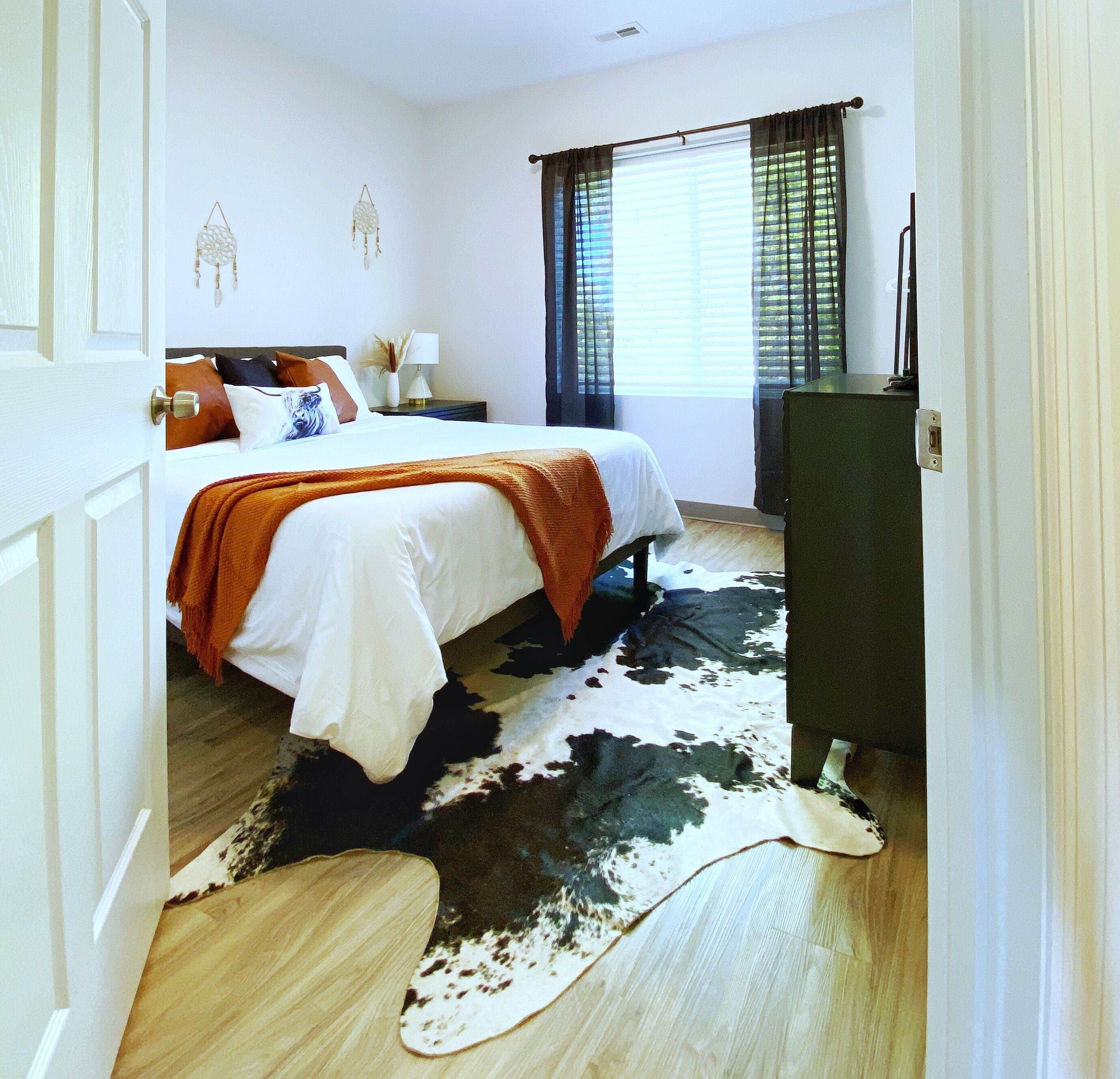 BOHO 4b Suite in East! 8 m in -> DT!