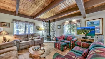 House, 3 Bedrooms | Living area