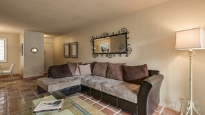 Appartement (1 Bedroom) | Woonruimte