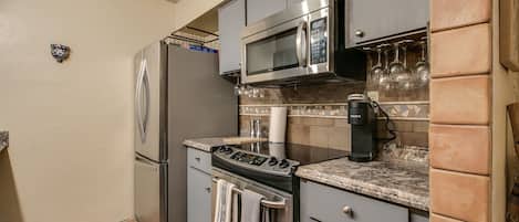 콘도 (1 Bedroom) | 전용 주방 | 냉장고, 전자레인지, 오븐