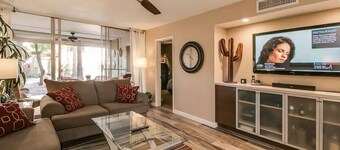 Cozy 2-bdrm Condo in Heart of Old Town Scottsdale!