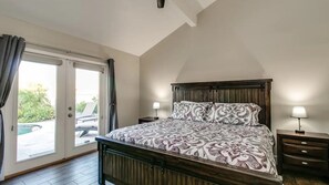 Studio (3 Bedrooms)