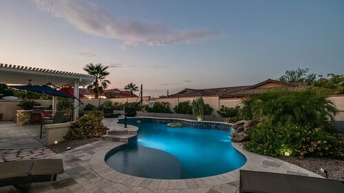 Spectacular Hilltop Home W/resort Like Backyard!