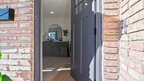 Interior - Just Listed! Old Town Paradise W/htd Pool & Spa! (Scottsdale)